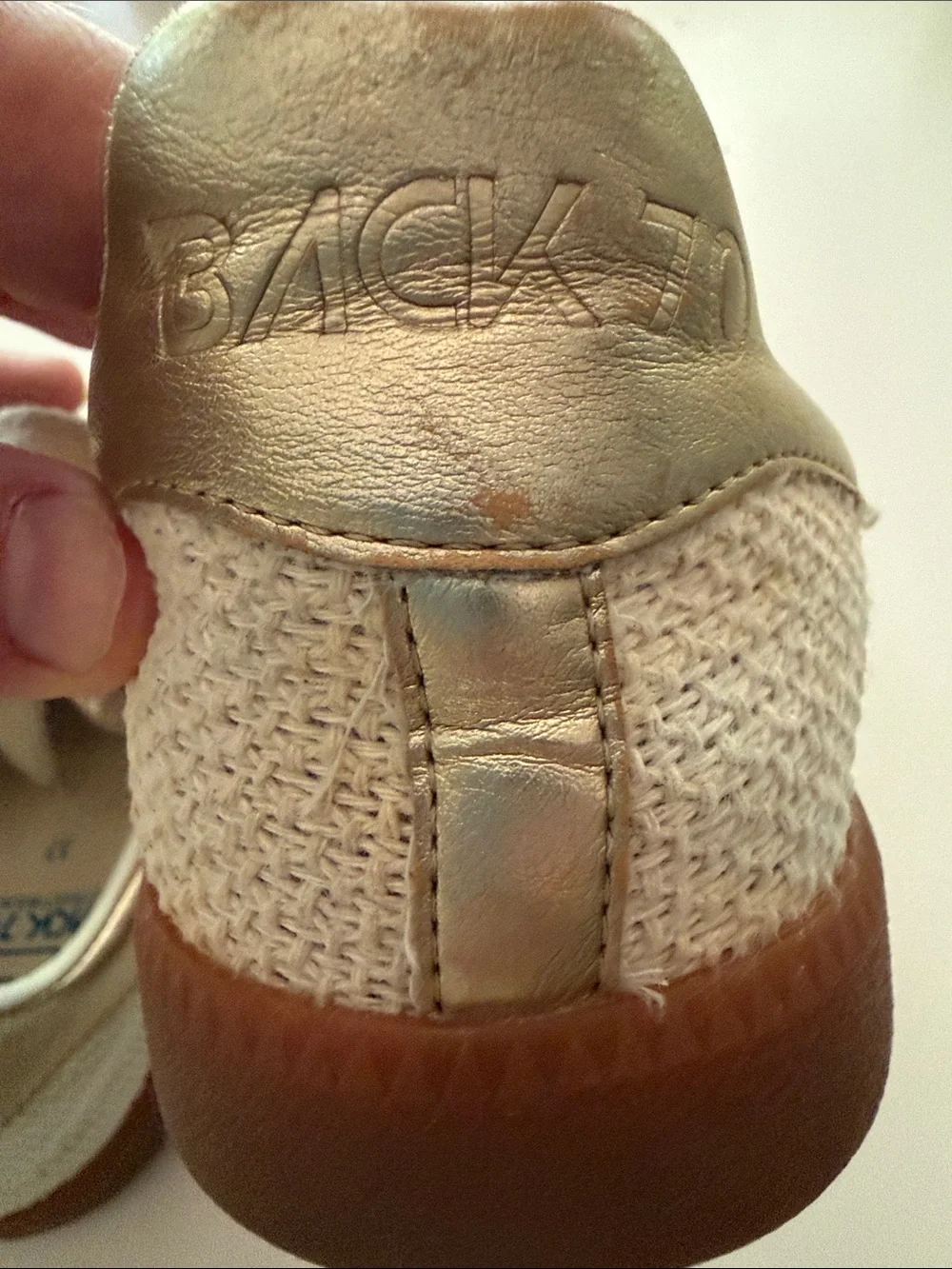 Back 70 woven fabric